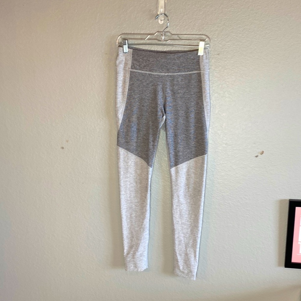 Outdoor Voices Tech Sweat 7/8 Leggings in Dark Gray/Light gray Size Medium